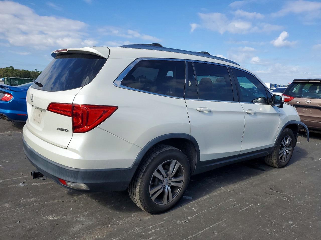 2017 HONDA PILOT