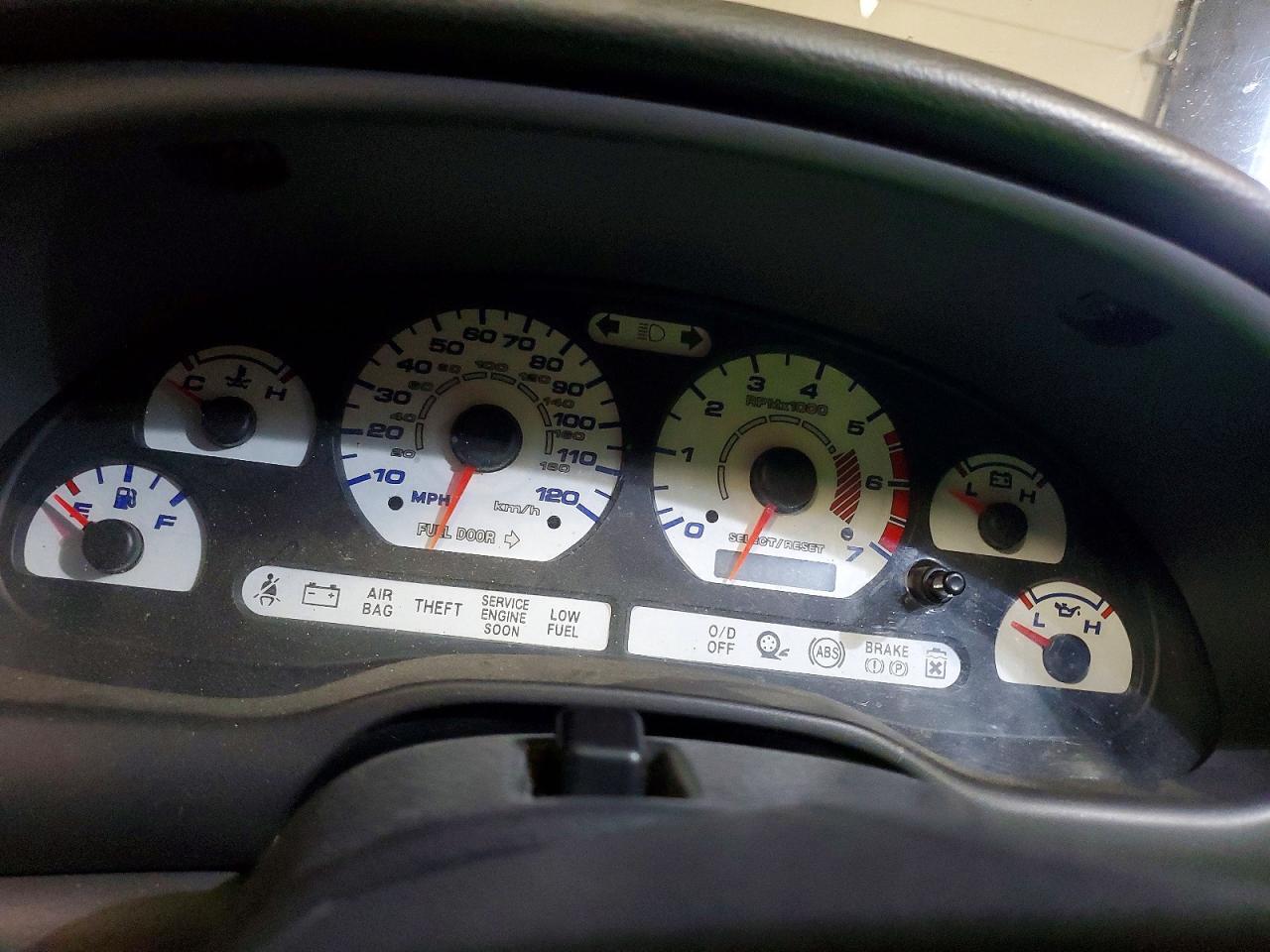 2004 FORD MUSTANG