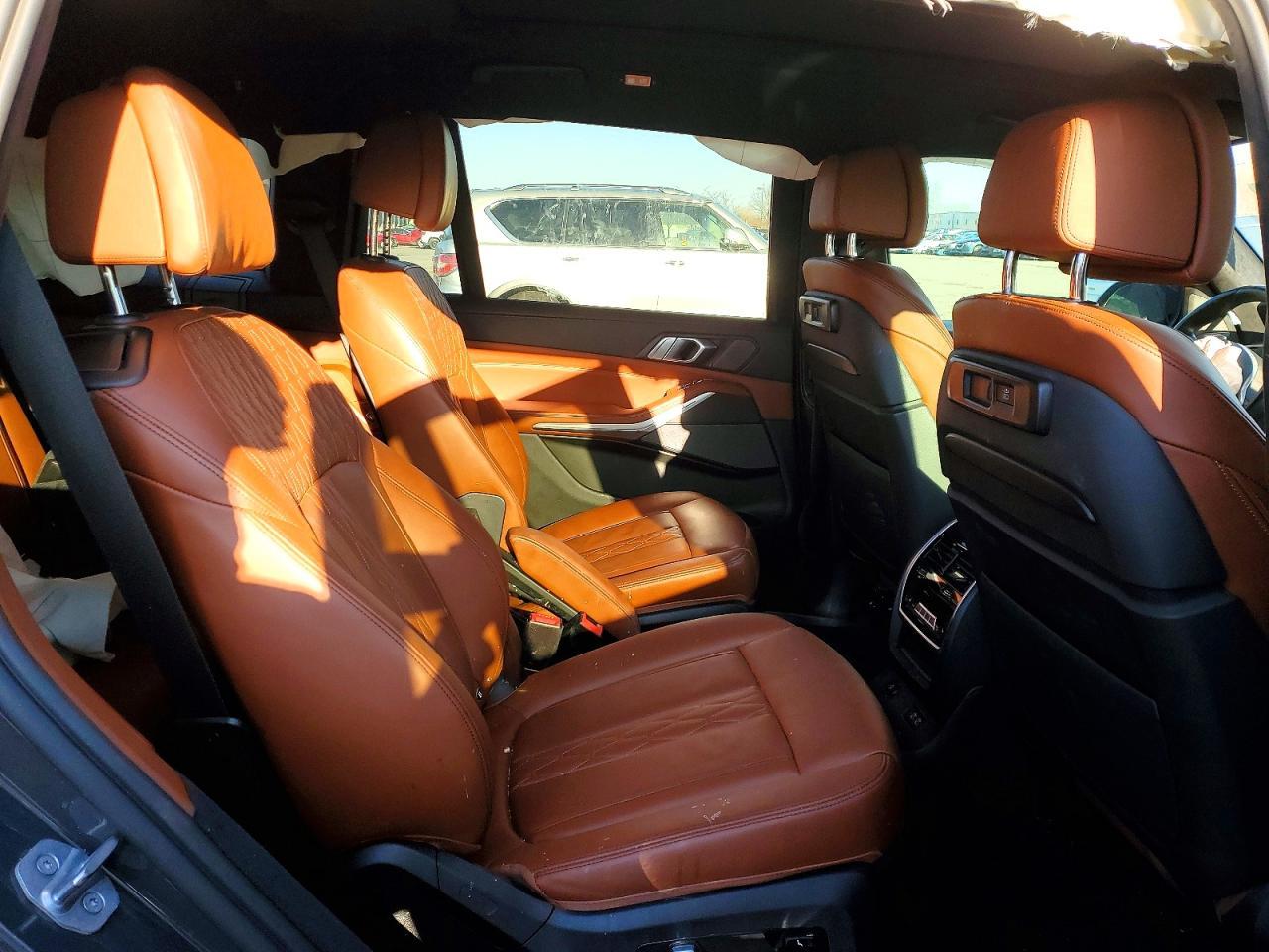 2022 BMW X7