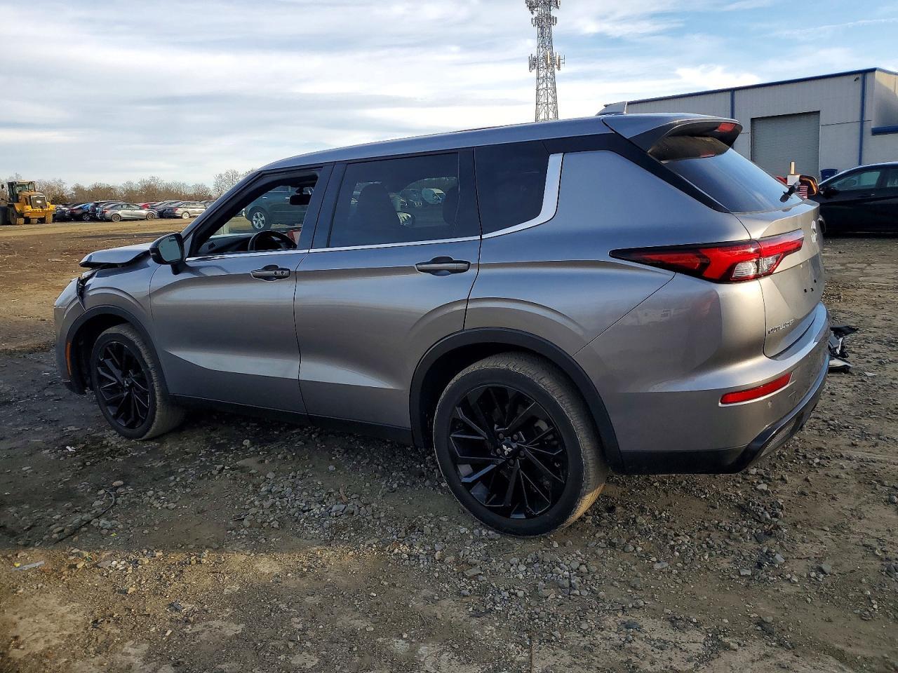 2022 MITSUBISHI outlander