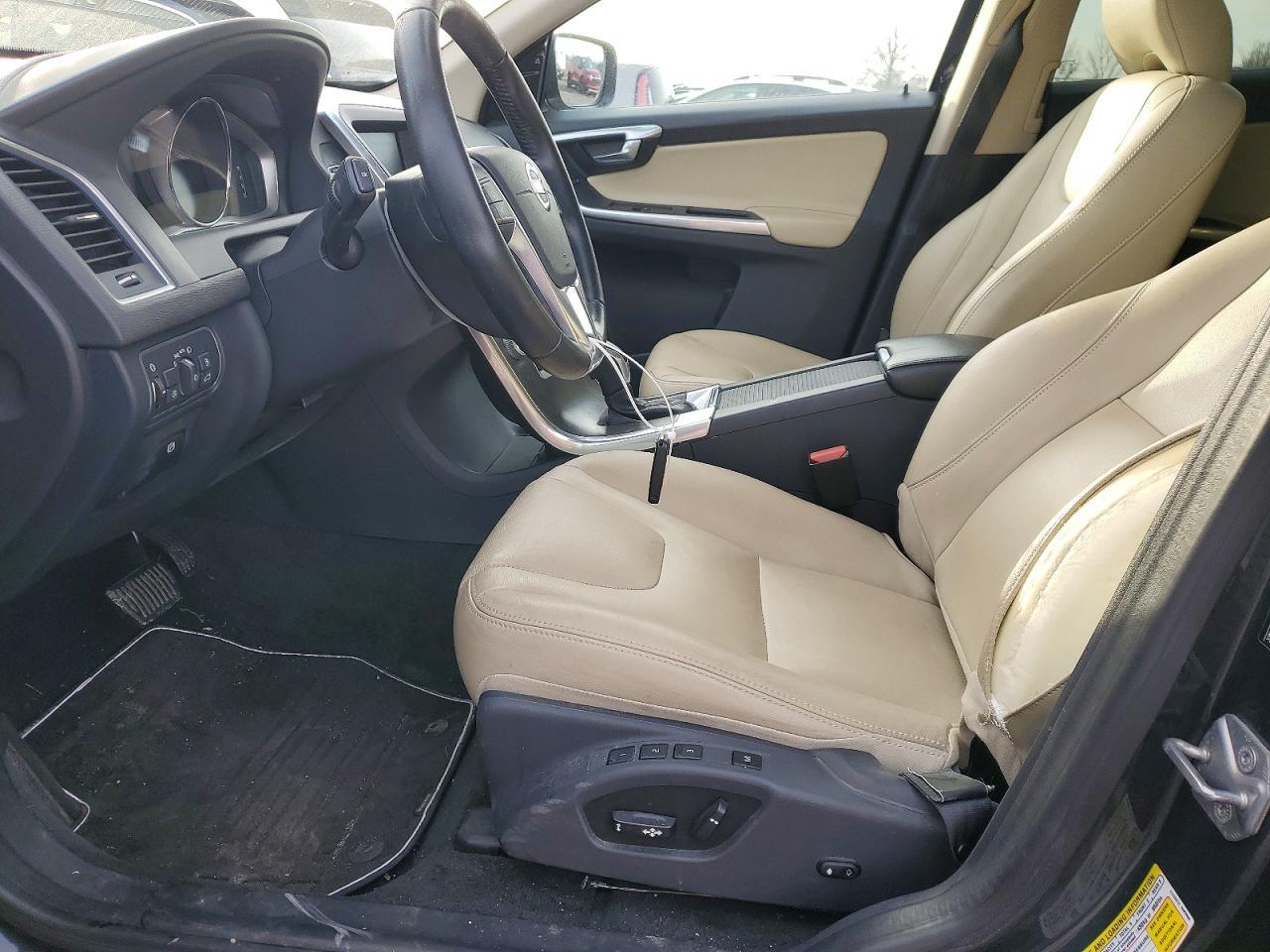 2016 VOLVO XC60