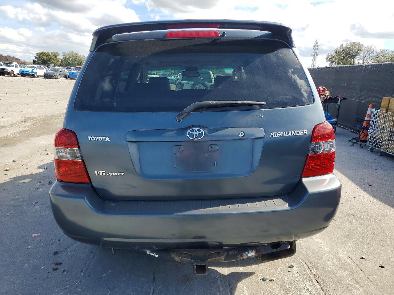 2005 TOYOTA HIGHLANDER