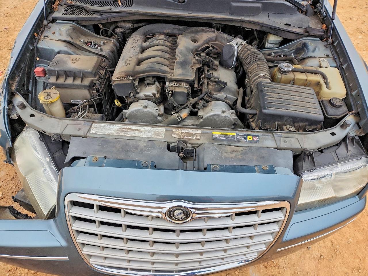 2005 CHRYSLER 300