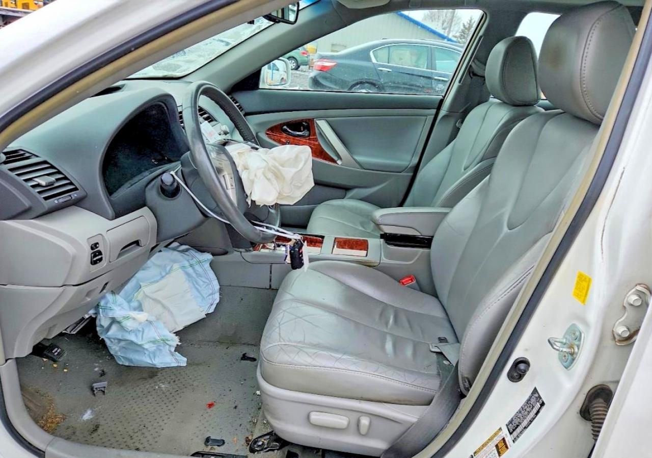2011 TOYOTA CAMRY
