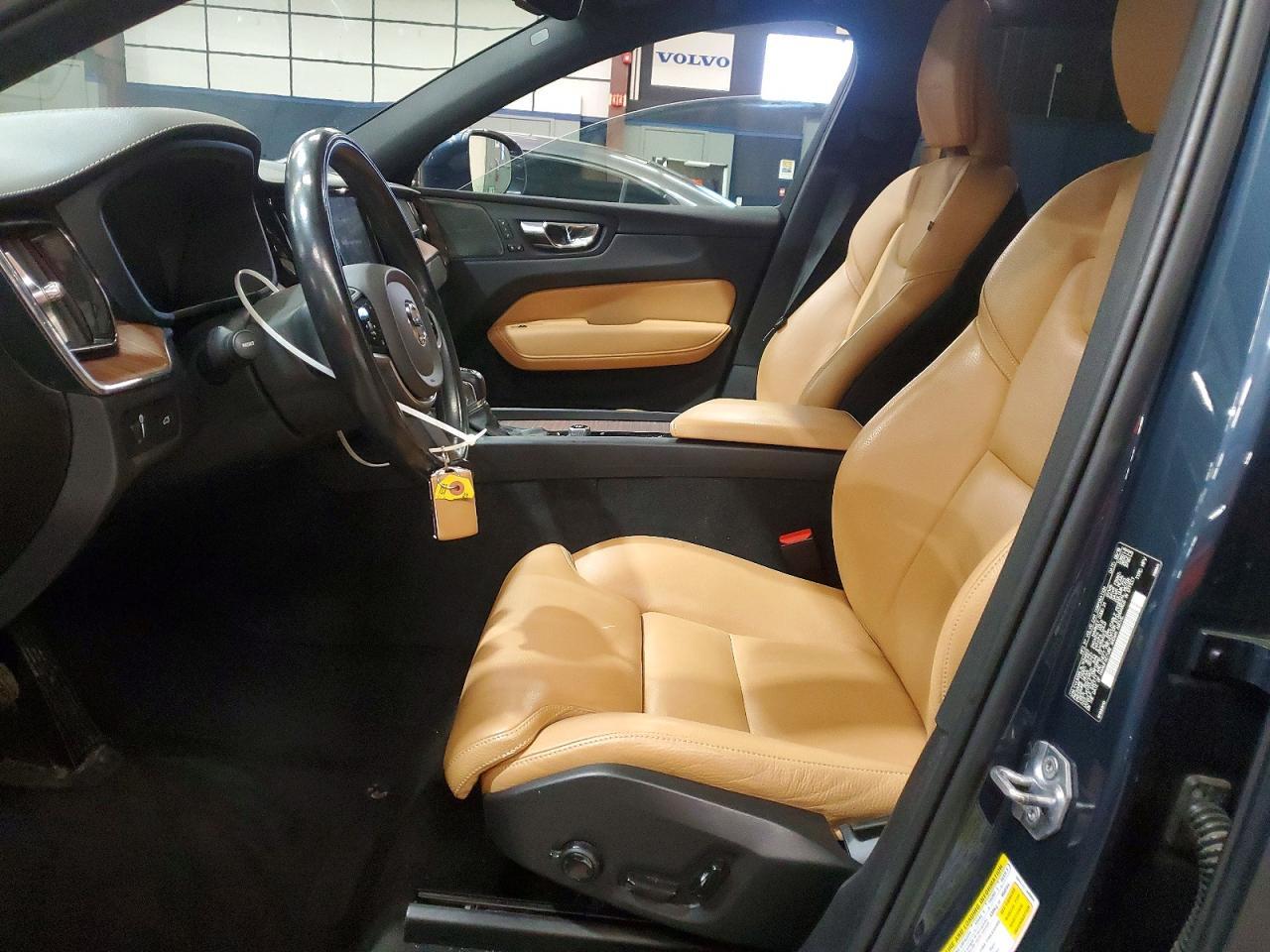 2020 VOLVO XC60