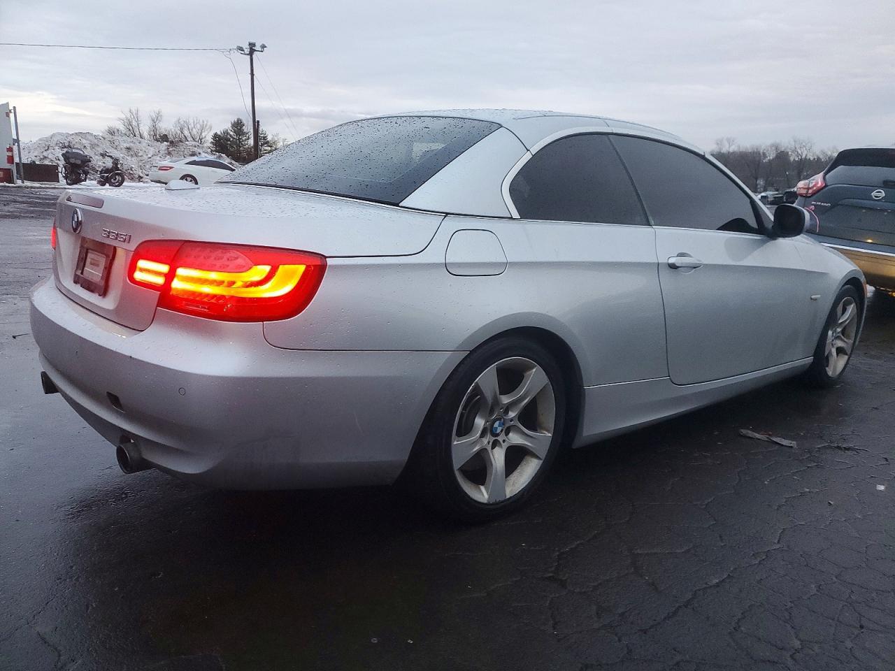 2011 BMW 3 SERIES
