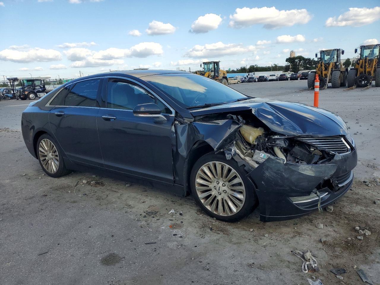 2013 LINCOLN MKZ