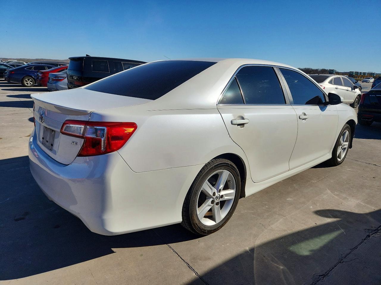 2014 TOYOTA CAMRY
