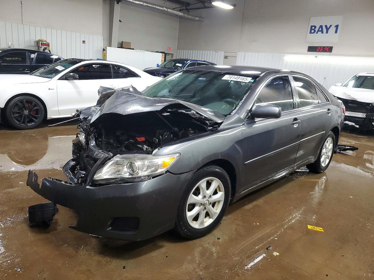 2011 TOYOTA CAMRY