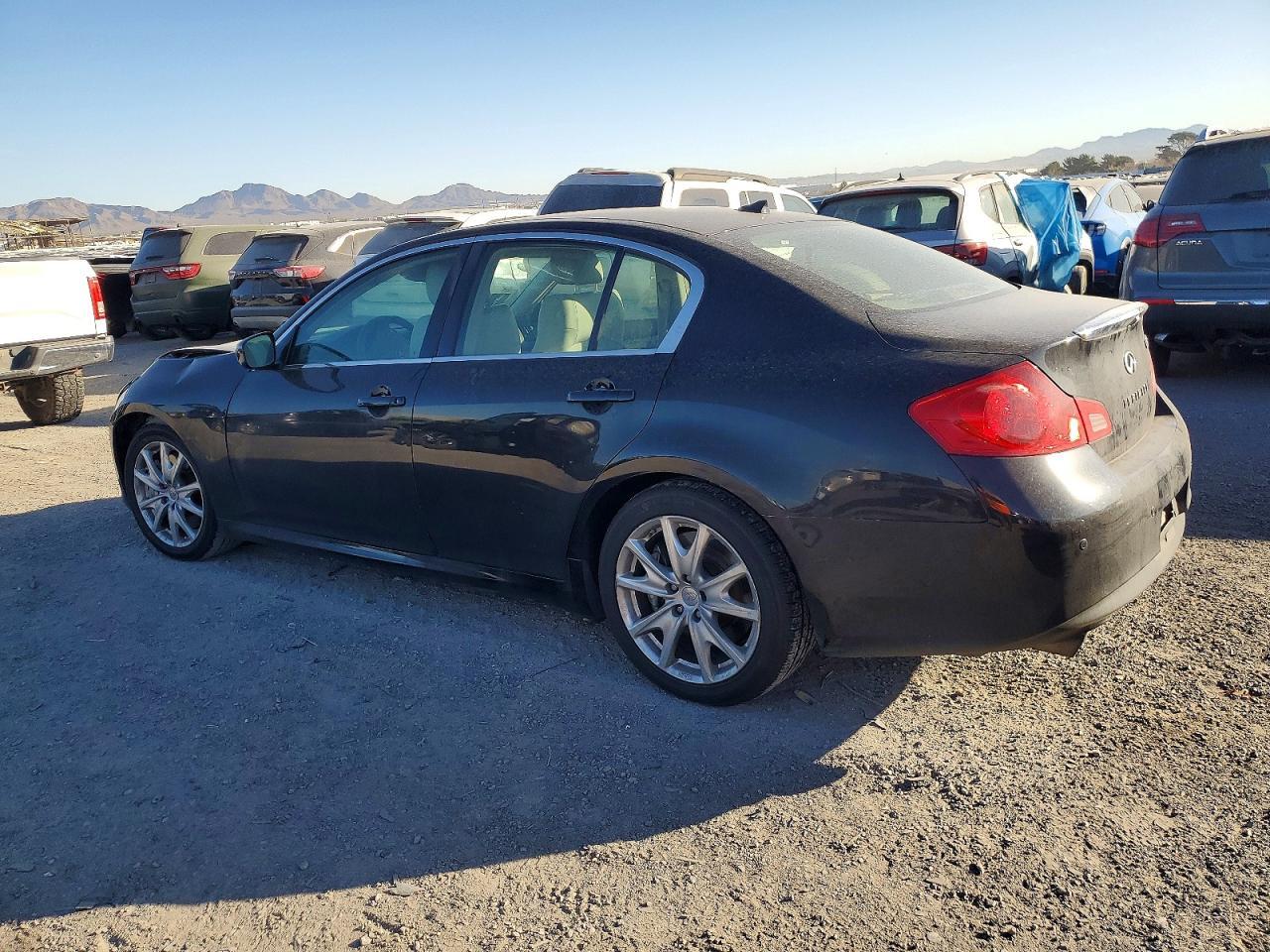 2011 INFINITI G37
