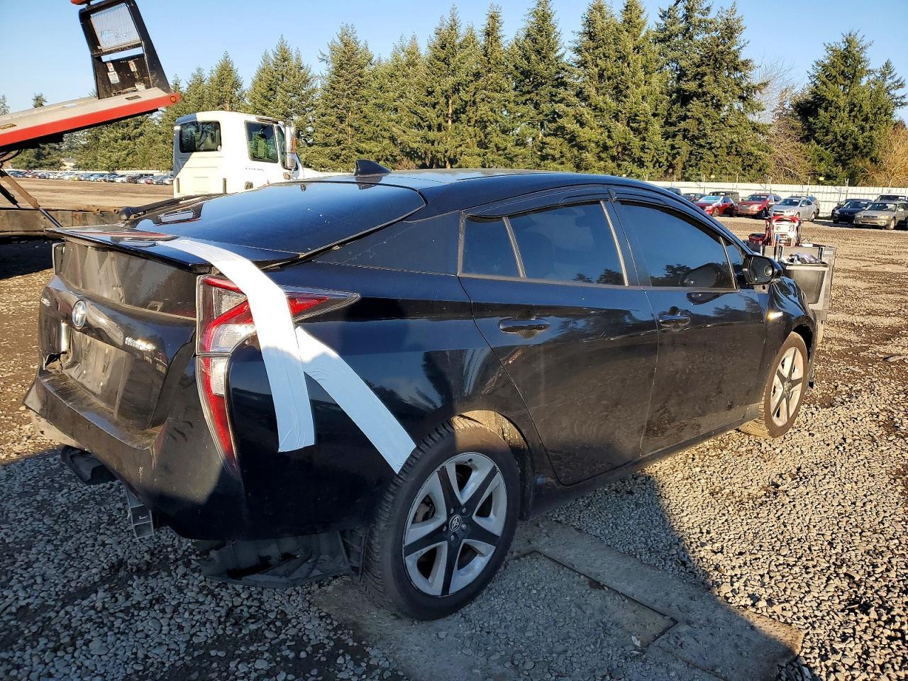 2016 TOYOTA PRIUS