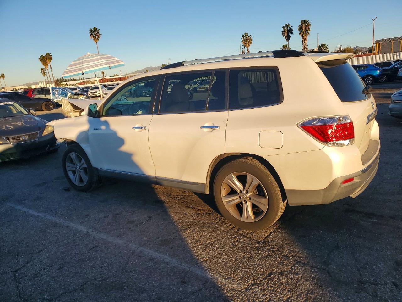 2011 TOYOTA HIGHLANDER