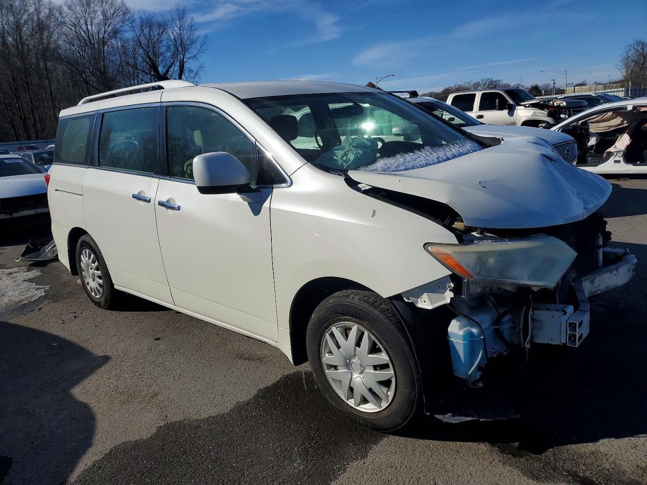 2014 NISSAN Quest