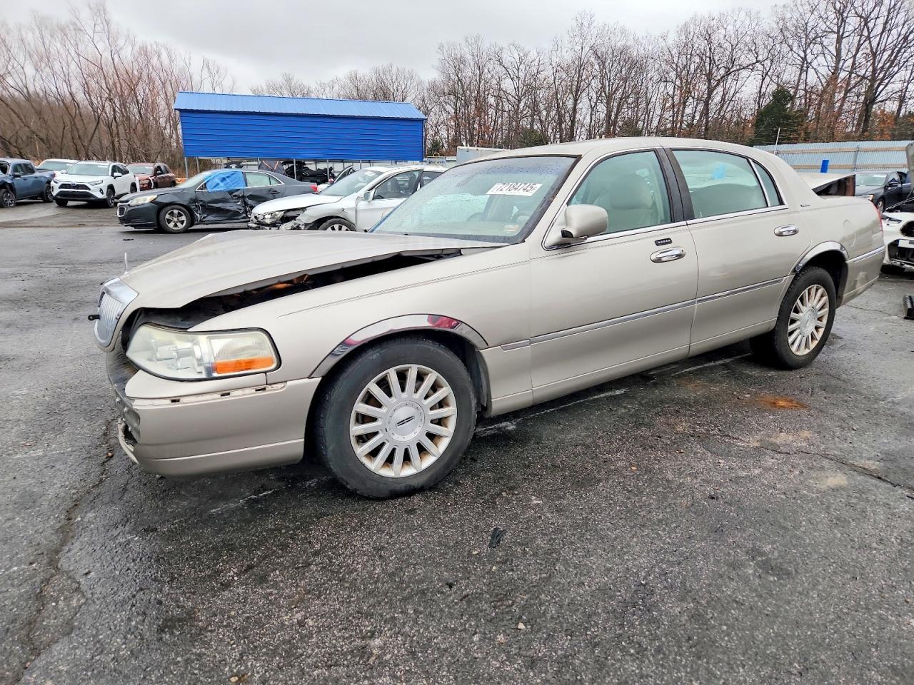 2003 LINCOLN Town Car