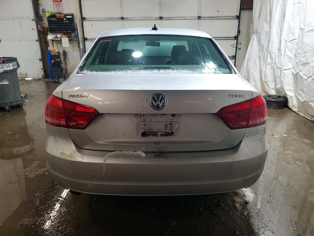 2015 VOLKSWAGEN Passat
