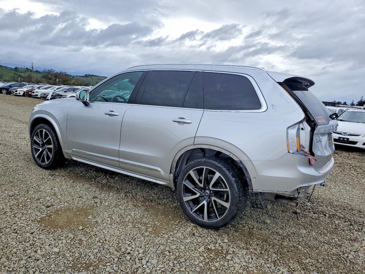 2018 VOLVO XC90