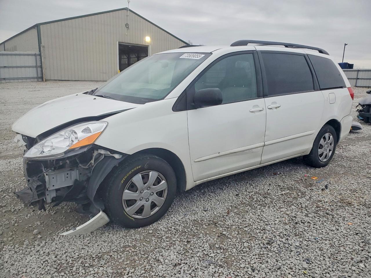 2010 TOYOTA SIENNA