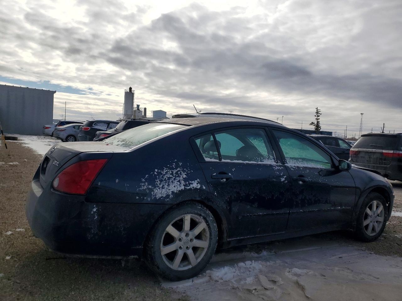 2004 NISSAN Maxima