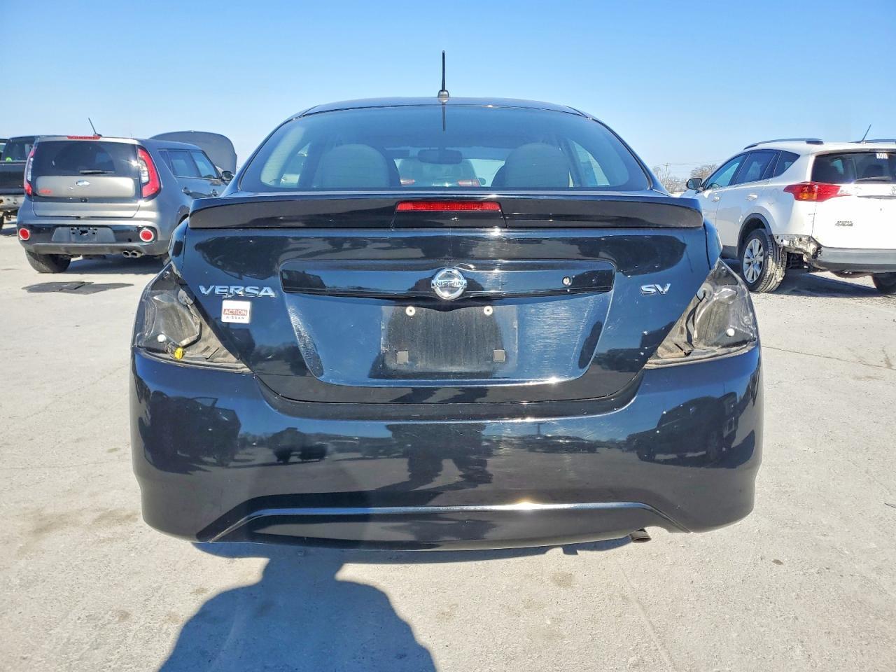 2017 NISSAN VERSA