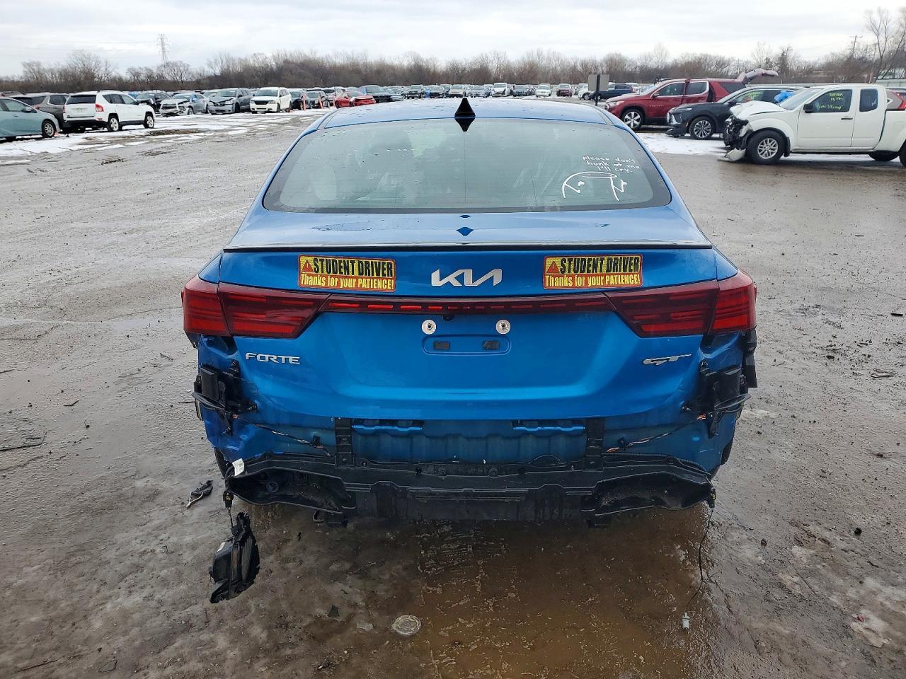 2023 KIA FORTE
