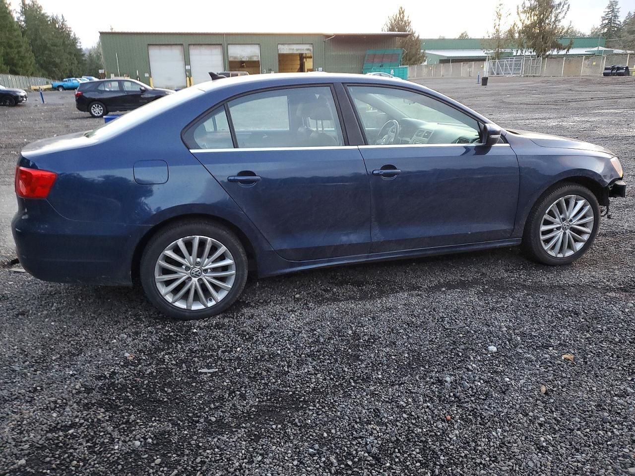 2011 VOLKSWAGEN JETTA