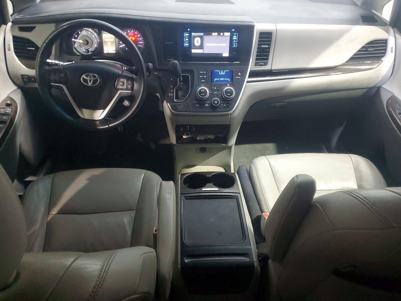 2015 TOYOTA SIENNA