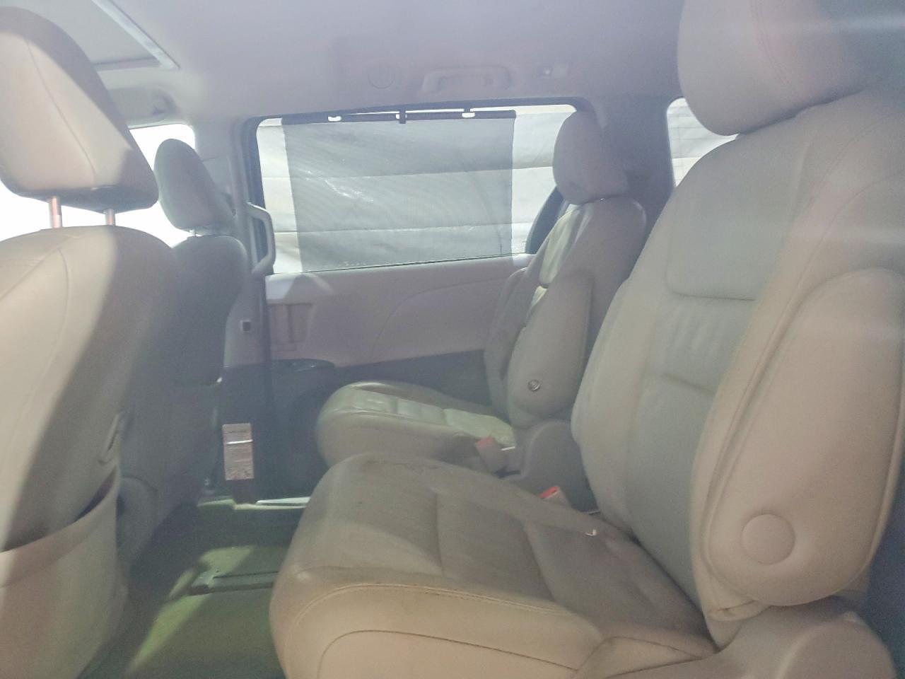 2015 TOYOTA SIENNA