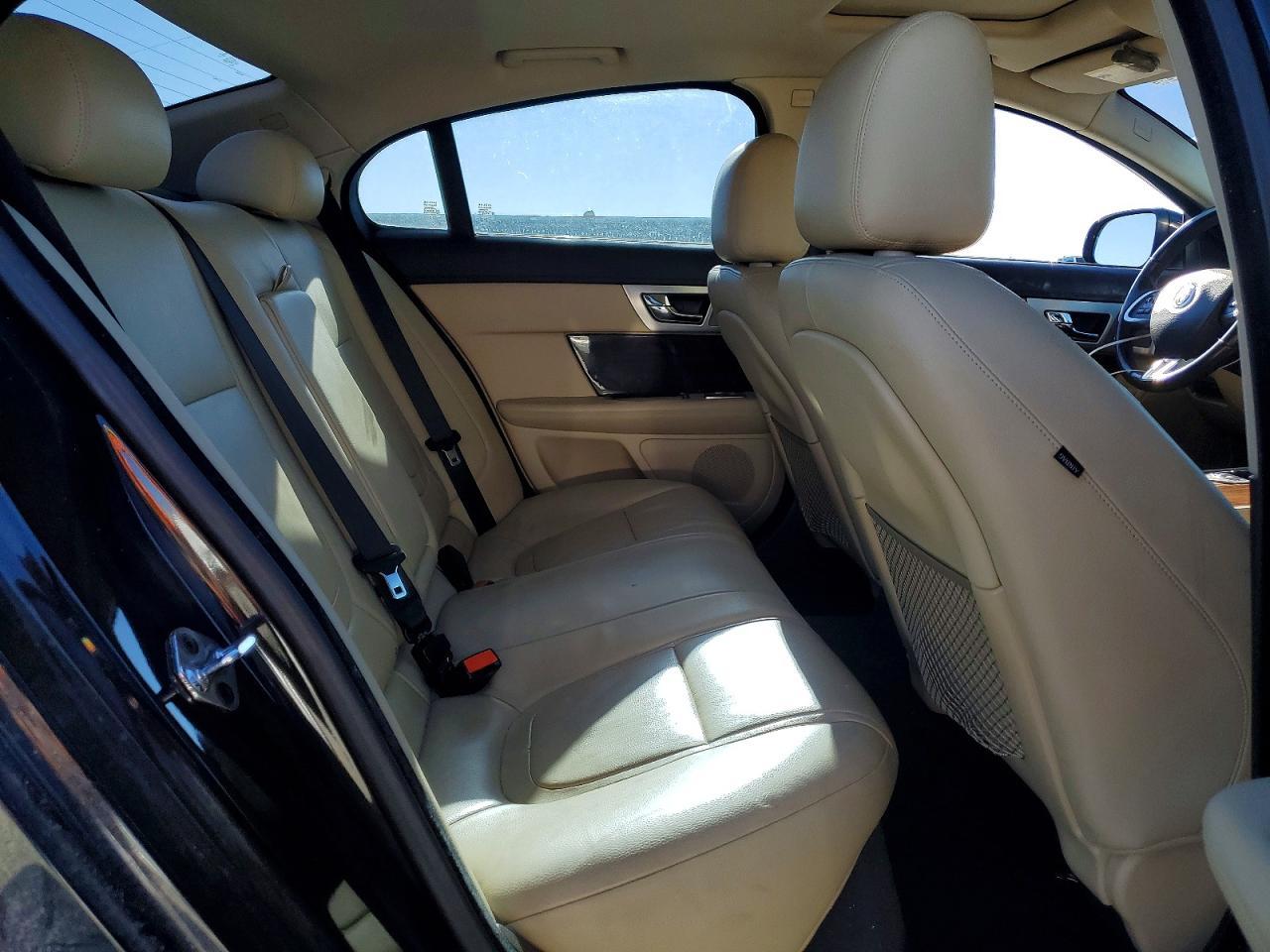 2013 JAGUAR XF