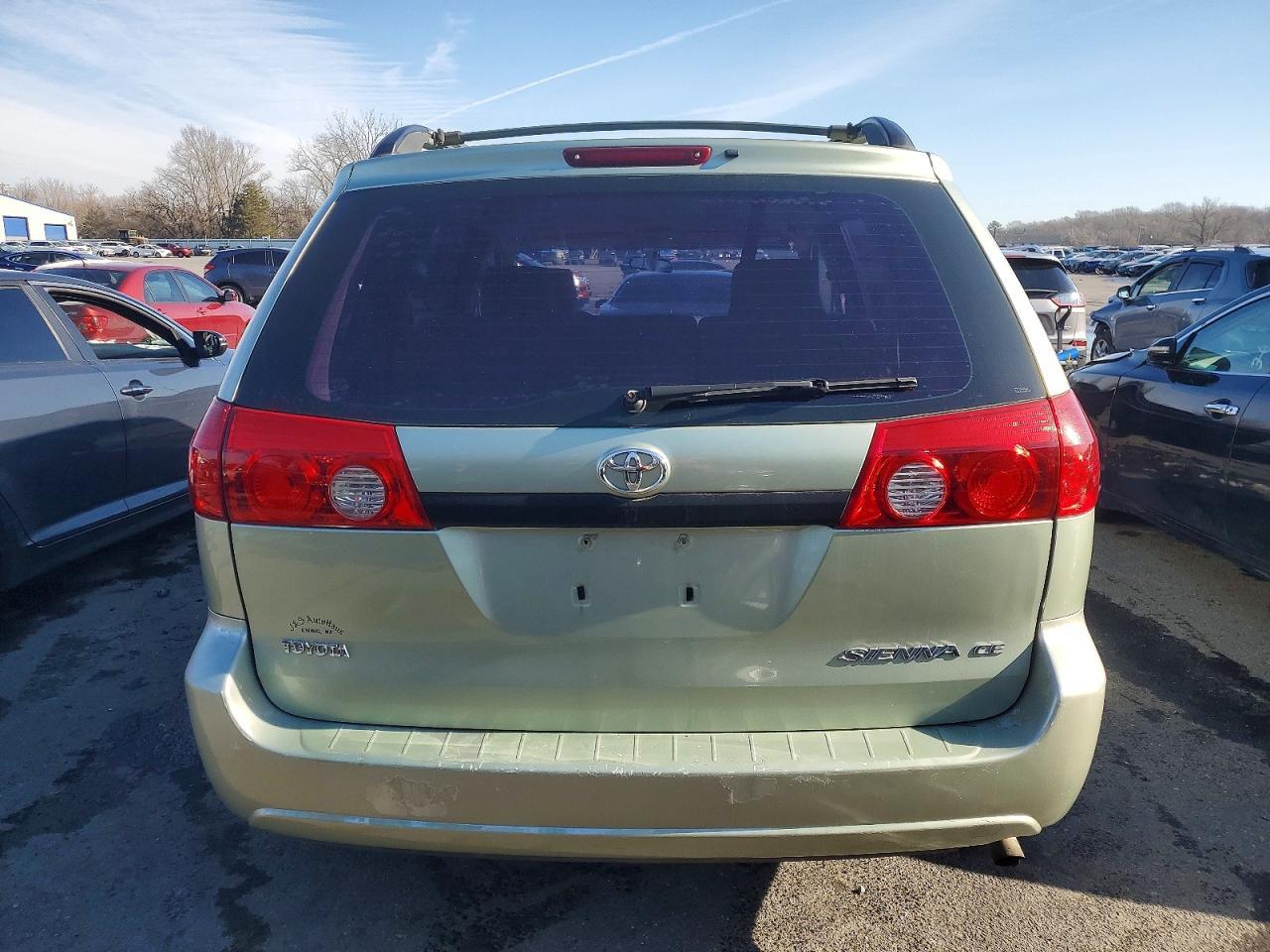 2006 TOYOTA SIENNA
