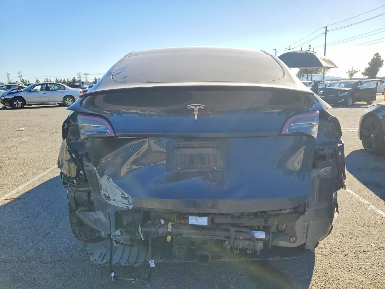 2024 TESLA MODEL Y