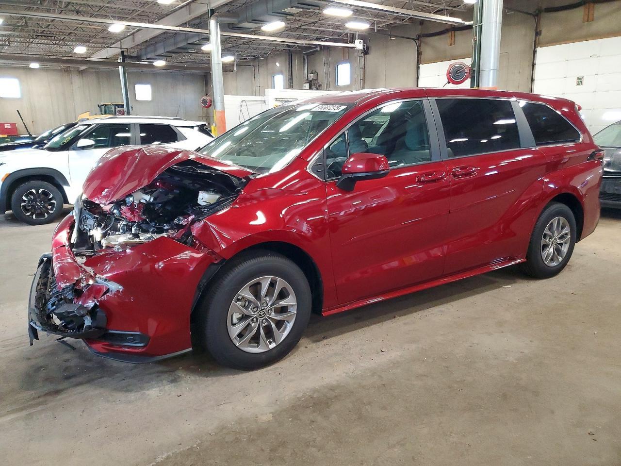 2025 TOYOTA SIENNA
