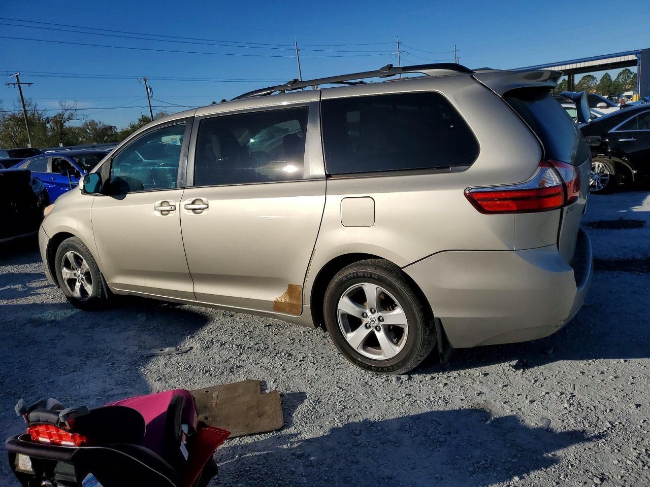 2015 TOYOTA SIENNA