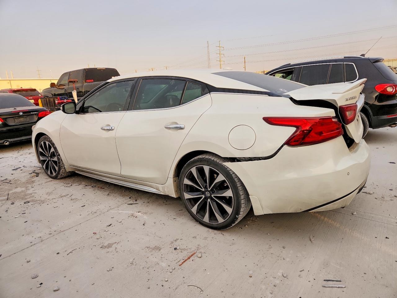 2017 NISSAN Maxima