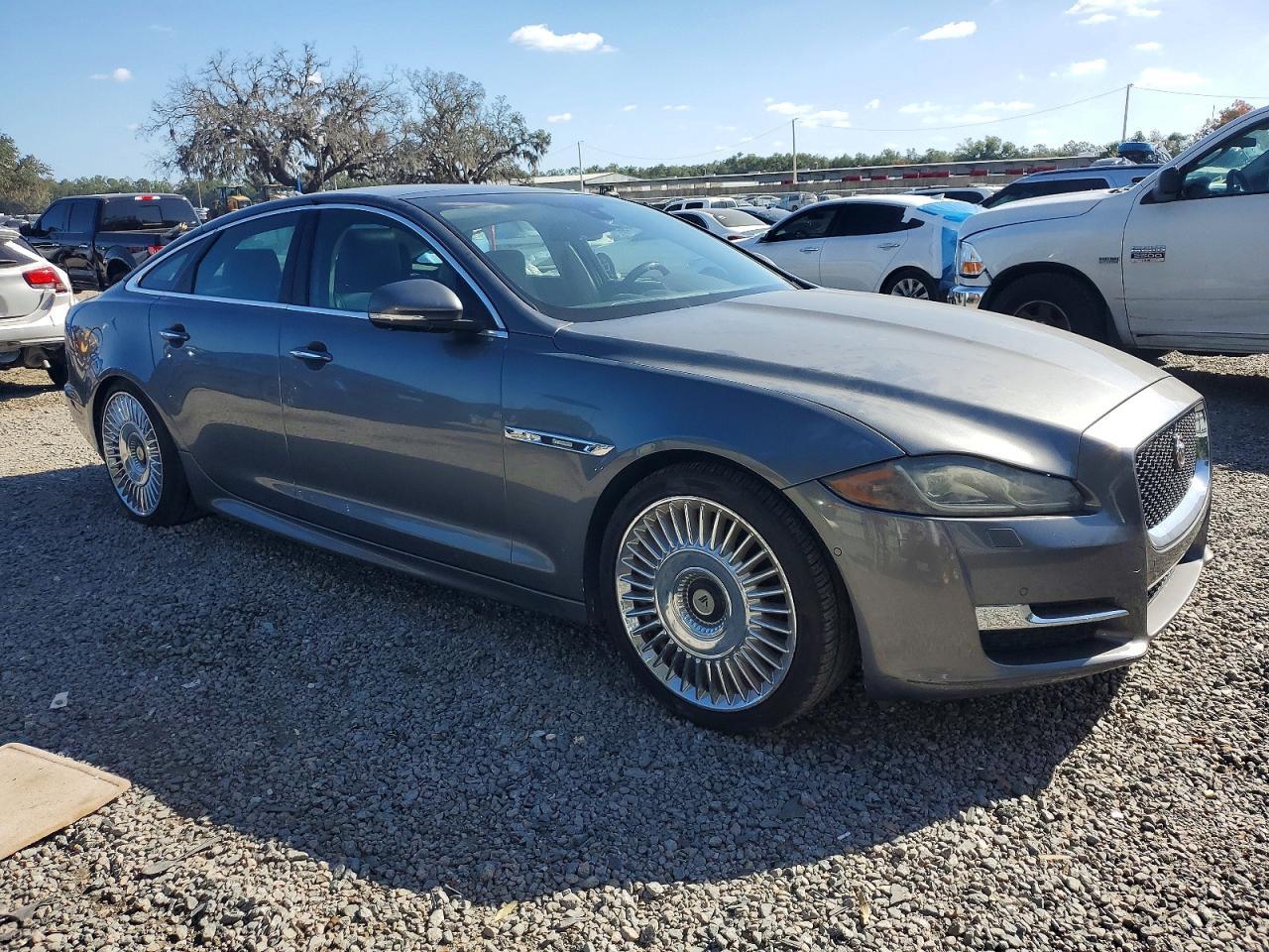 2016 JAGUAR Xj-Series