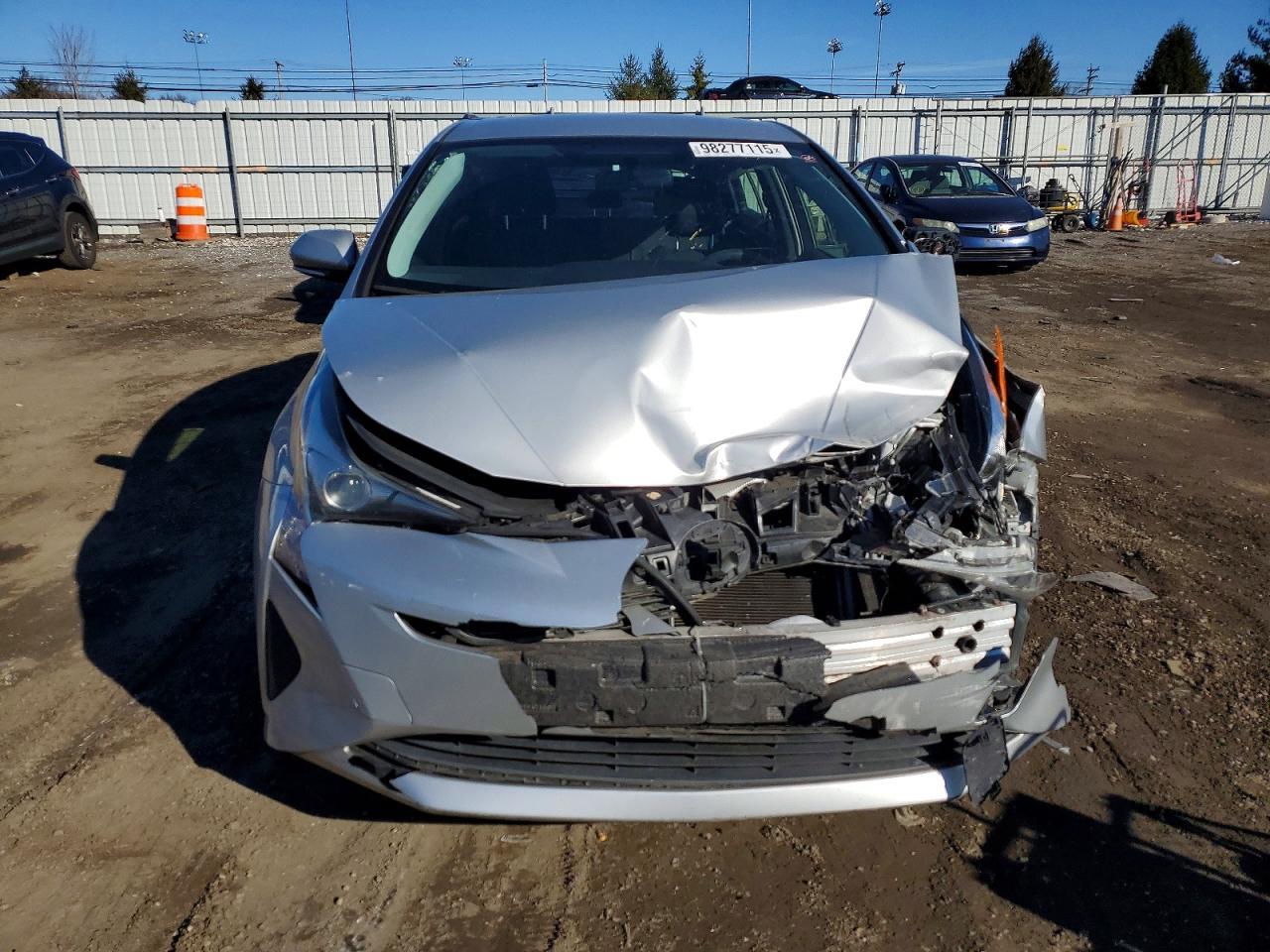 2016 TOYOTA PRIUS