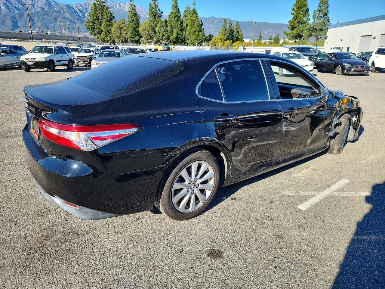 2018 TOYOTA CAMRY