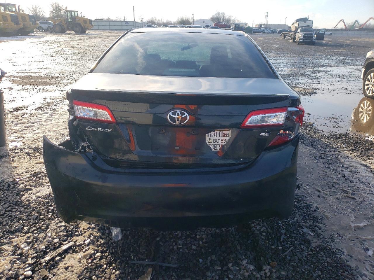 2014 TOYOTA CAMRY