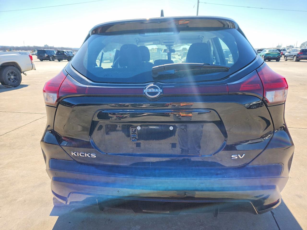 2024 NISSAN KICKS