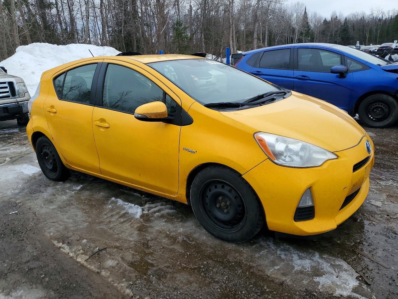 2014 TOYOTA Prius c