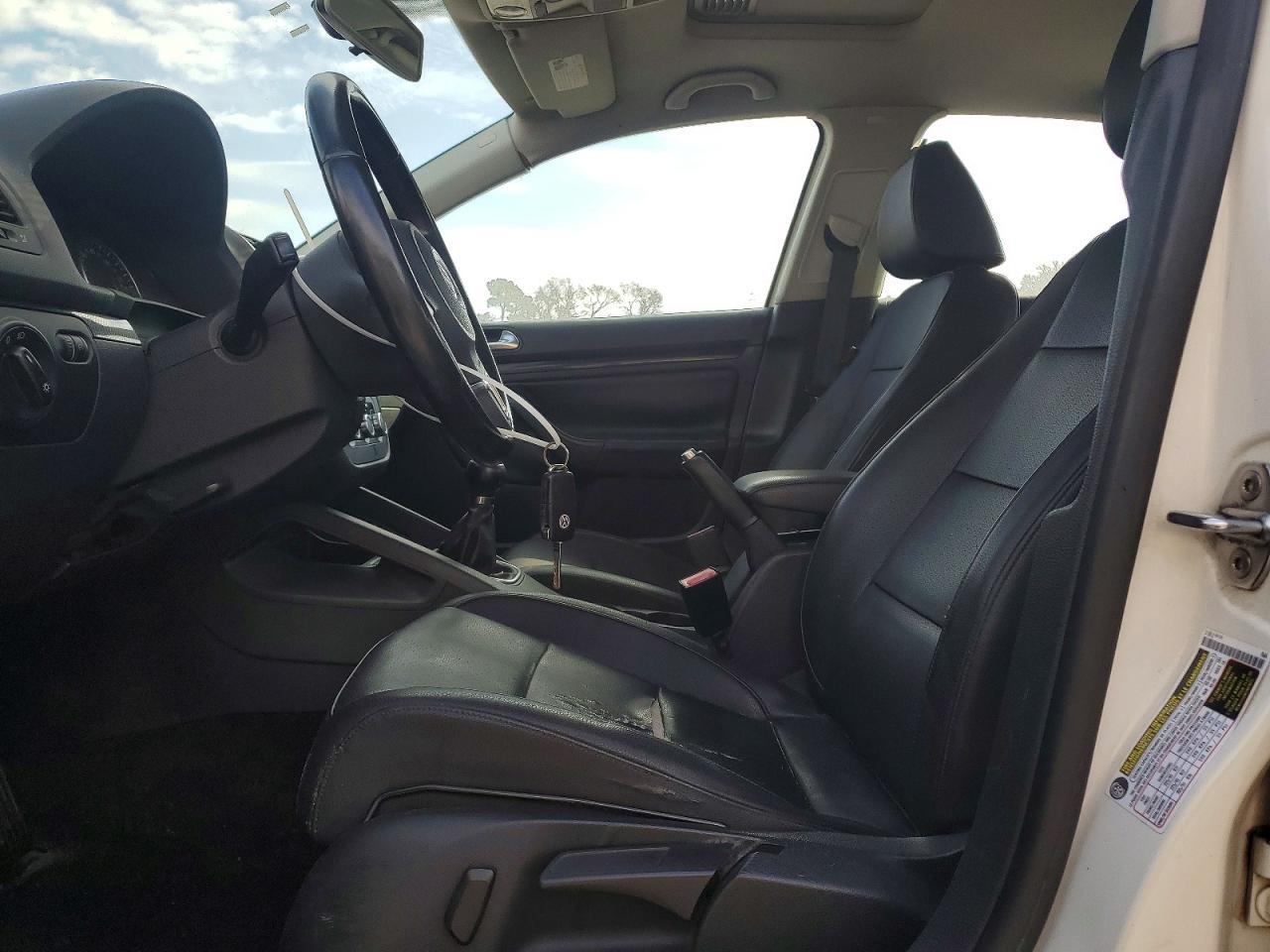 2010 VOLKSWAGEN JETTA