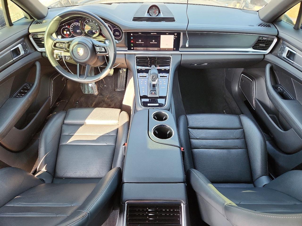 2022 PORSCHE Panamera