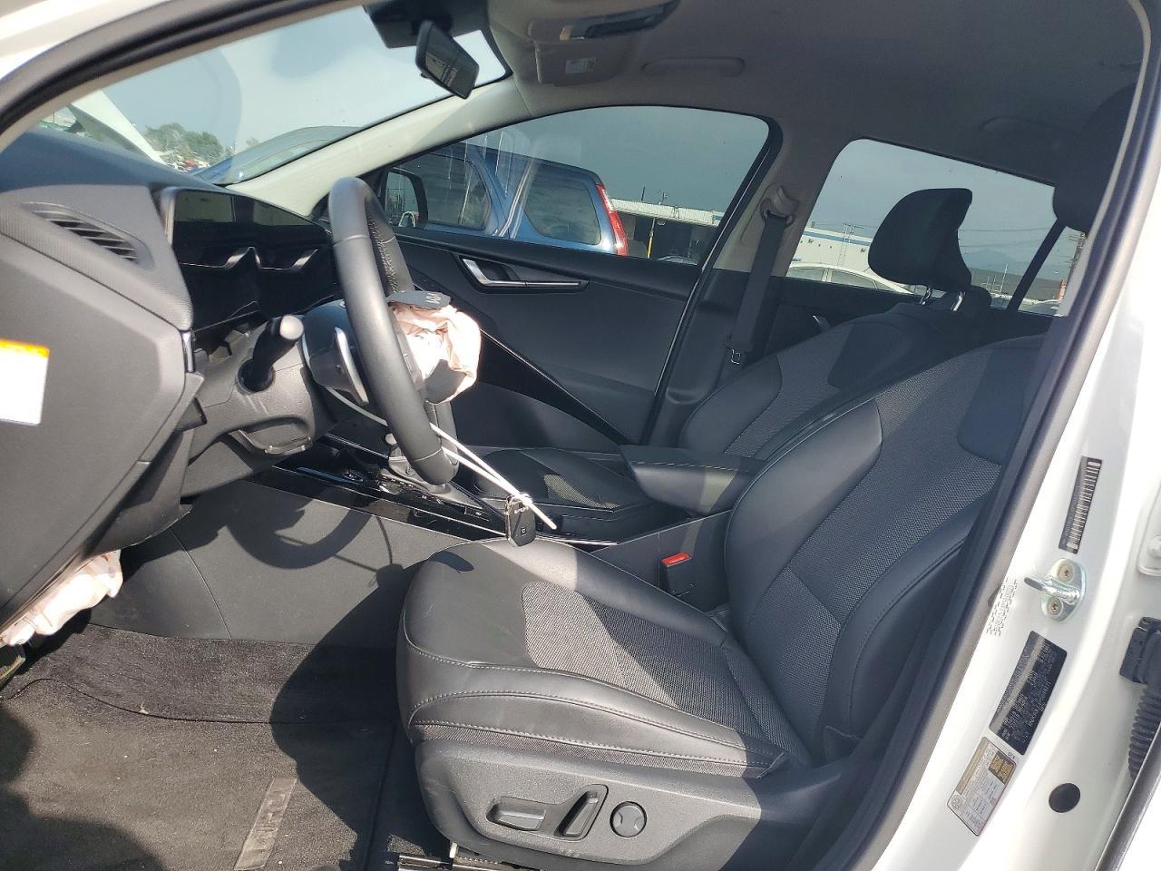 2023 KIA Niro
