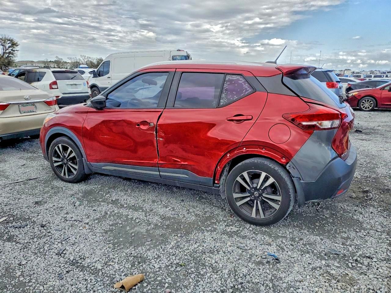 2020 NISSAN KICKS