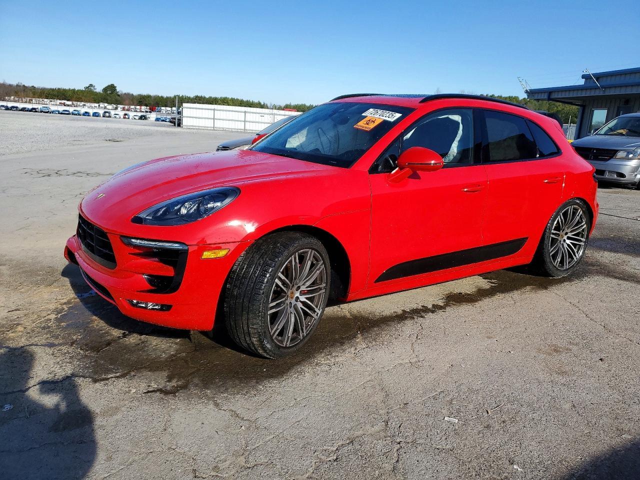 2016 PORSCHE Macan