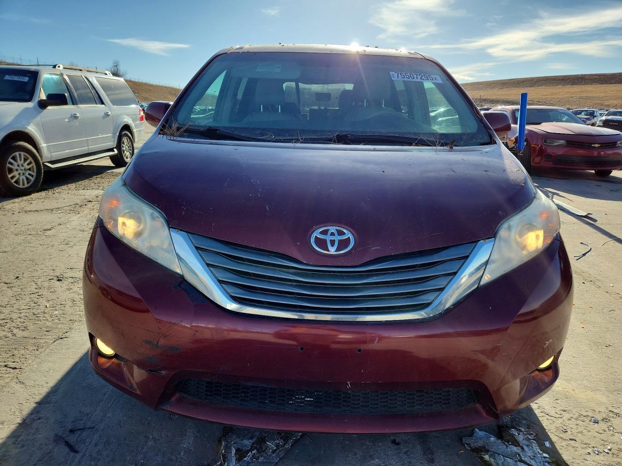 2013 TOYOTA SIENNA