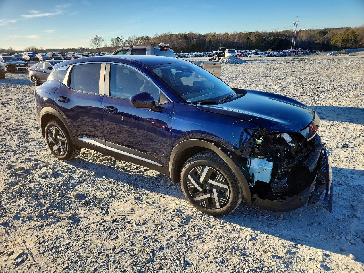 2025 NISSAN KICKS