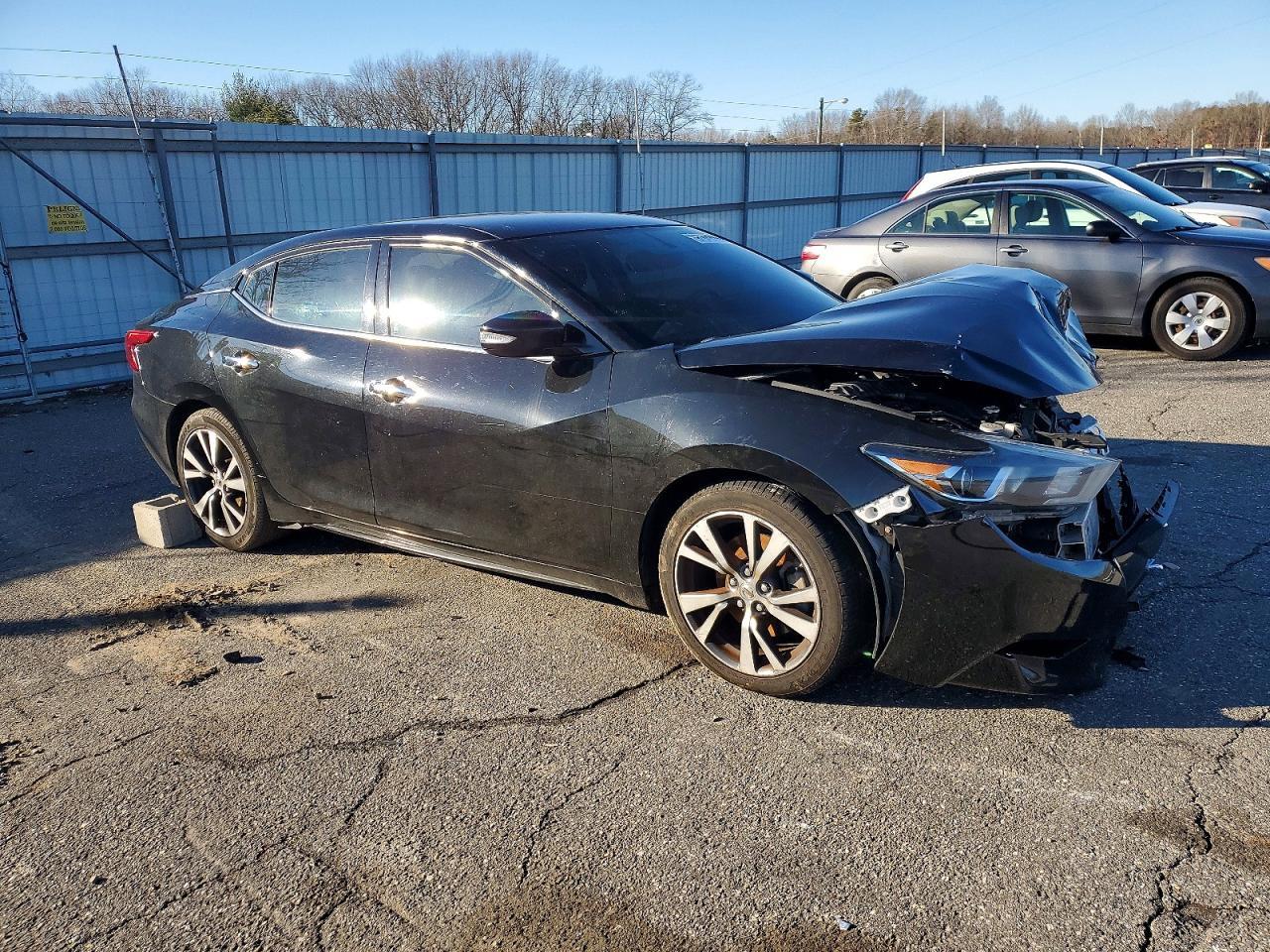2017 NISSAN Maxima
