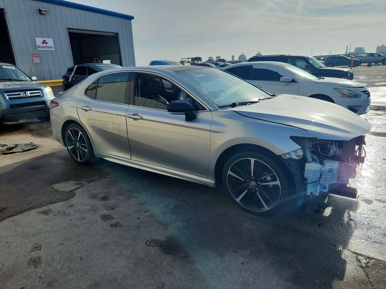 2018 TOYOTA CAMRY