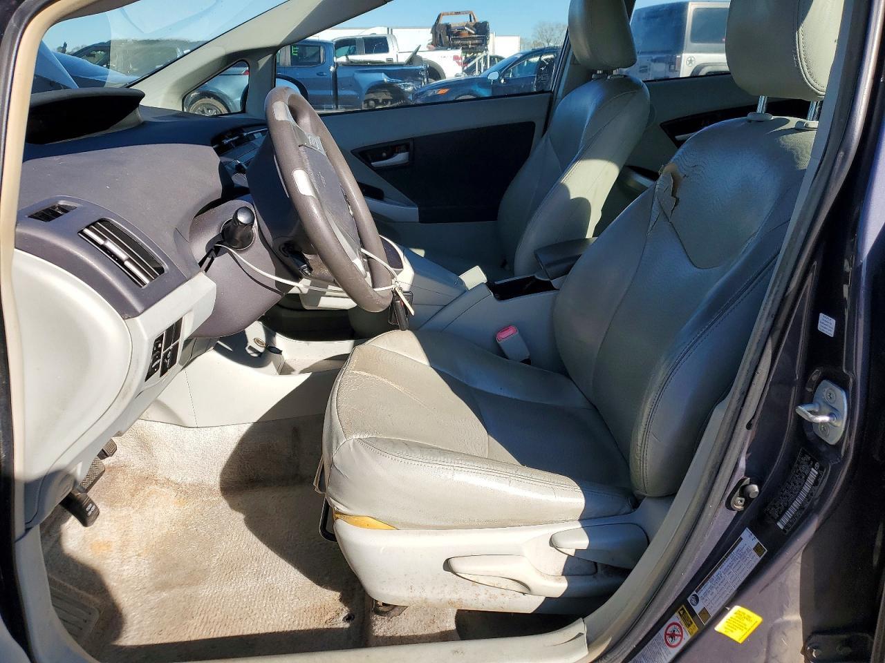 2011 TOYOTA PRIUS
