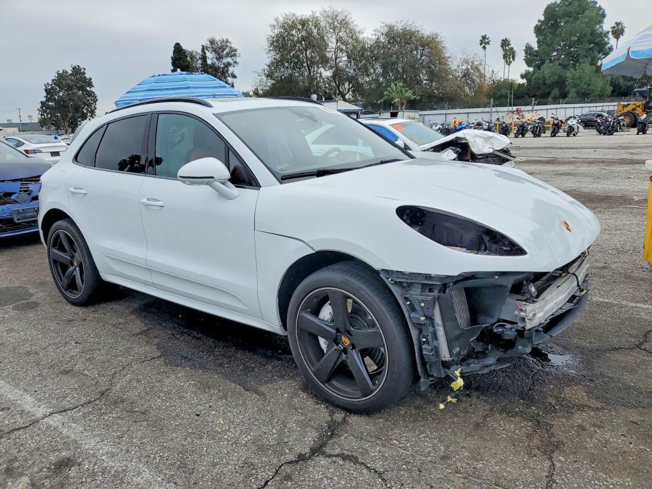 2021 PORSCHE Macan